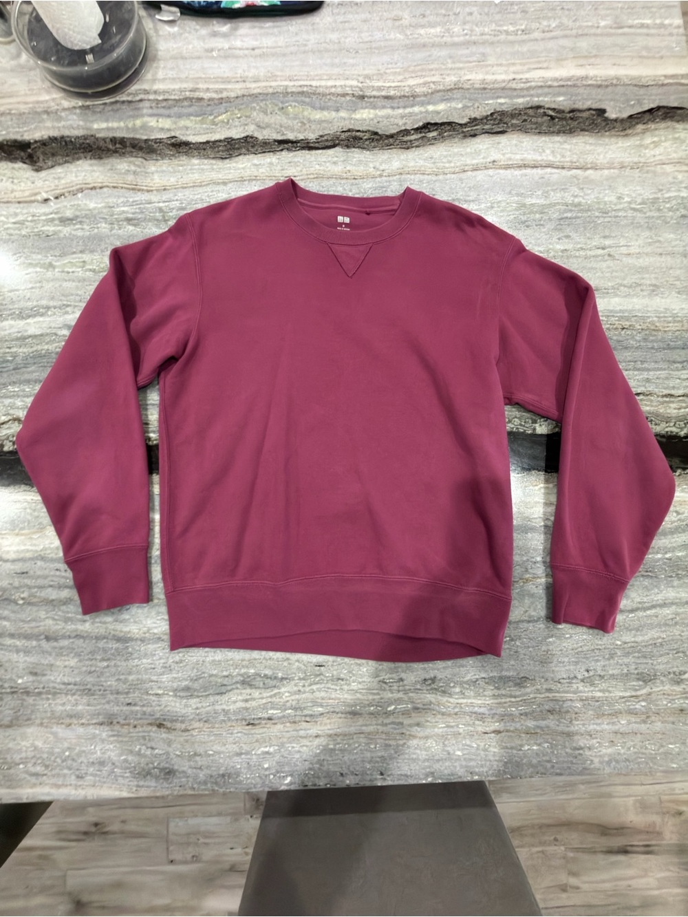 Uniqlo Men's Crewneck Sweatshirt in Deep Burgundy